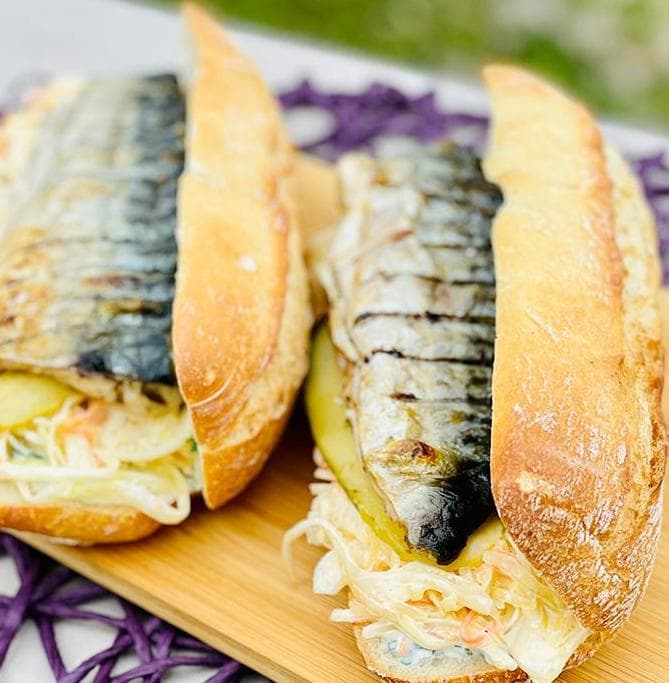 Сэндвич со скумбрией на гриле