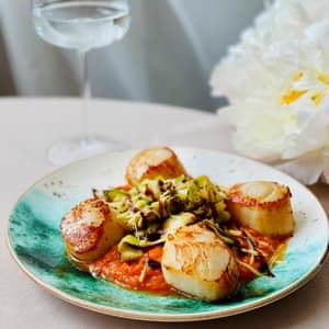 Гребешки на подушке из тыквенной икры