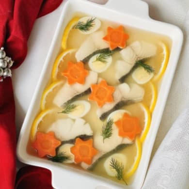 Праздничное заливное с черной треской