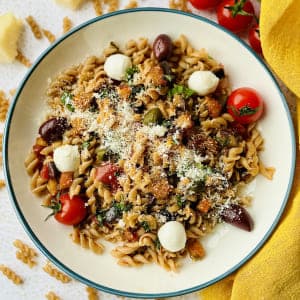 Паста с баклажаном и вялеными томатами