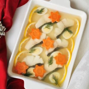 Праздничное заливное с черной треской