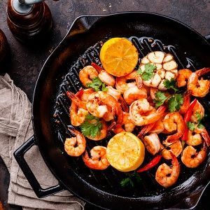 Ароматные чесночные креветки
