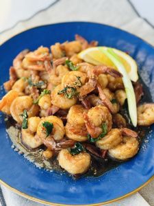 Жареные тигровые креветки с чесноком и соевым соусом — быстрый и вкусный рецепт