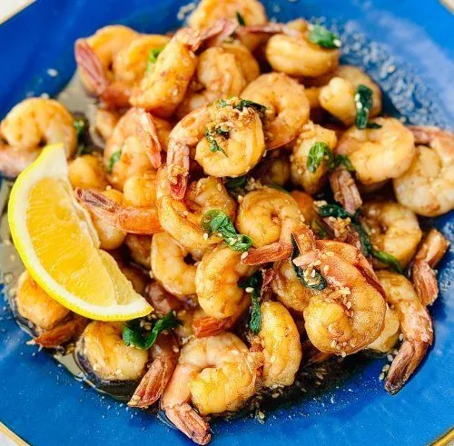 Жареные тигровые креветки с чесноком и соевым соусом — быстрый и вкусный рецепт