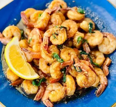 Жареные тигровые креветки с чесноком и соевым соусом — быстрый и вкусный рецепт
