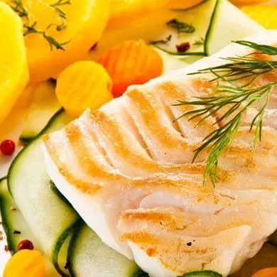 Филе трески, запеченное с овощами