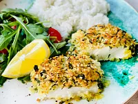 Филе трески, запеченное под хрустящей корочкой