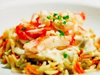 Крабовый салат с лапшой орзо
